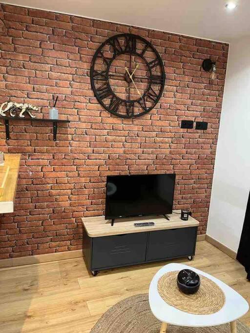 Escale Studio 21M Aeroport Cdg Parc Expo Asterix Gonesse Ngoại thất bức ảnh